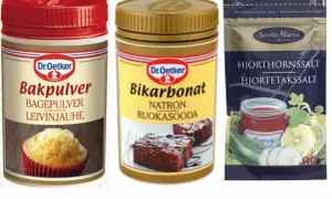 Bikarbonat istället för hjorthornssalt? Här finns Dr. Oetkers bakpulver och bikarbonat bredvid Santa Marias hjorthornssalt.