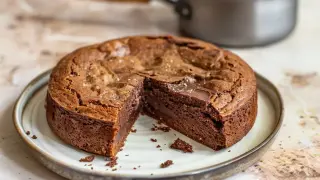 En saftig kladdkaka med en härlig chokladkärna, perfekt för alla som älskar den godaste kladdkakan.