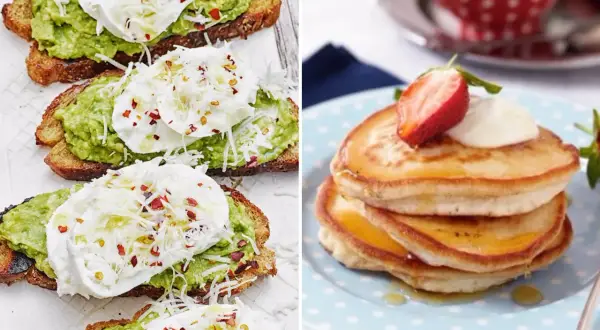 Avokadotoast med pocherat ägg och pannkakor med jordgubbar. Perfekta brunch recept för en härlig helgfrukost.