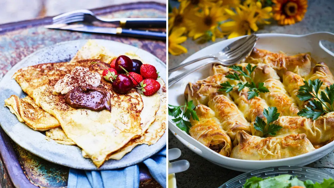 Två bilder av crêpes. Till vänster, en stapel crêpes med chokladkräm och bär. Till höger, gratinerade crêpes med ost och persilja. Ett perfekt crêpes recept för alla tillfällen.