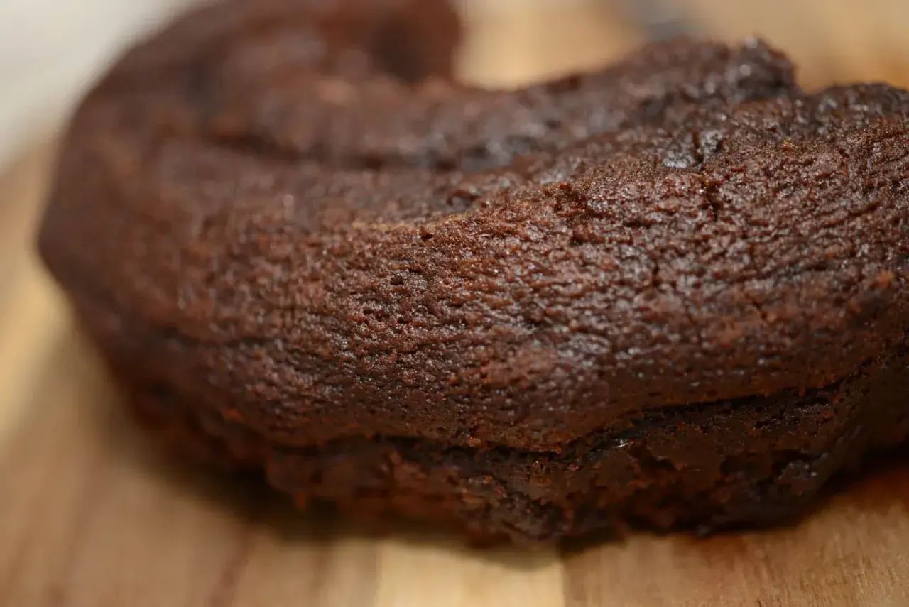 En saftig chokladkaka, perfekt för ett enkelt chokladkaka recept.