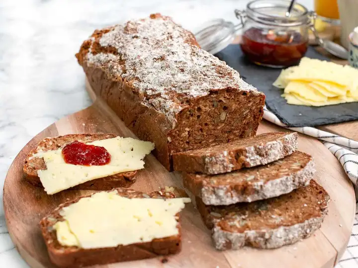 Baka med filmjölk - så blir bröd och kakor saftiga